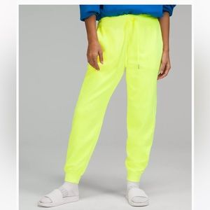 Scuba High-Rise Jogger
Full Length